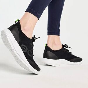 OOFOS- WOMEN'S OOMG SPORT LS LOW SHOE - WHITE BLACK 8.5